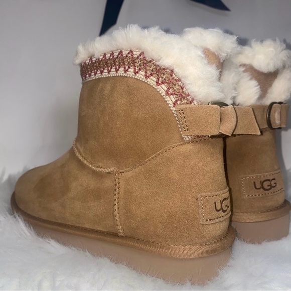 UGG Boots woman size 10 Classic mini Taslyn boot in Chestnut color New - Picture 3 of 15